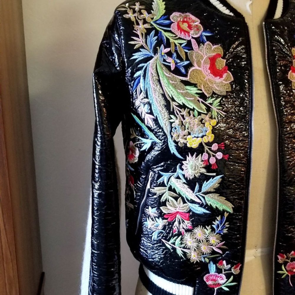 NWT Aviu Italy Killer Embroidered FITTED Bomber Jacket. Sold Out Style!
